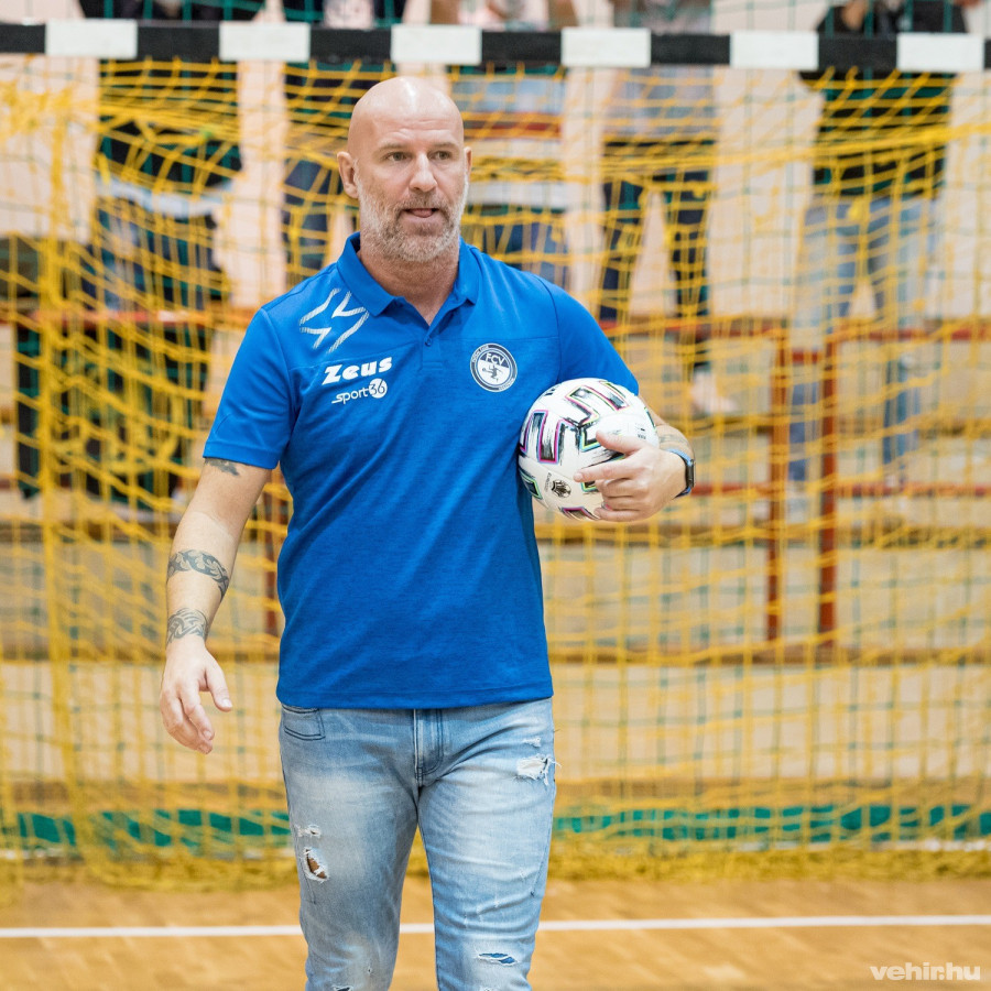 Fehér Zsolt. Úgy érzem, elfogadtak a játékosok