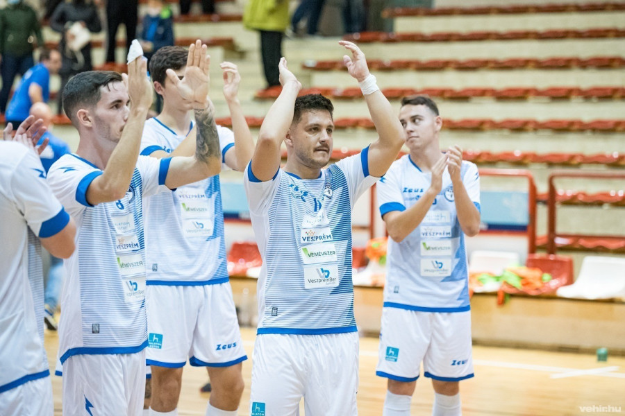 Nem vehetnek részt nézők a mérkőzéseken (archív fénykép)