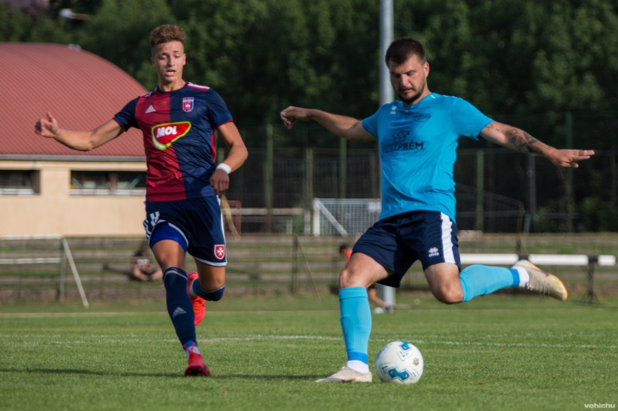 Egy pont is több a semminél (archív fénykép)