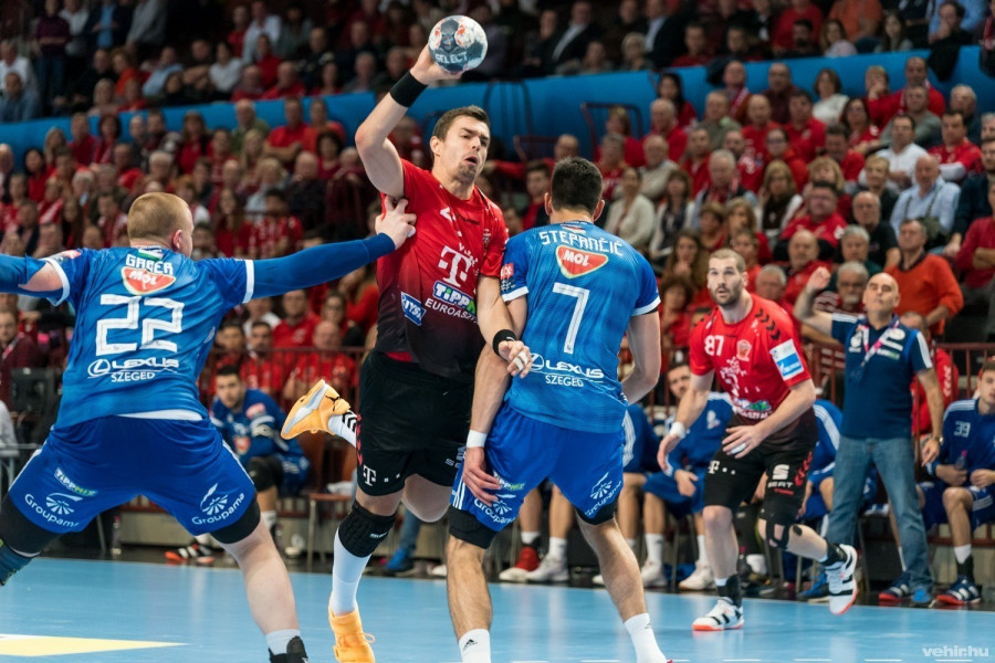 Rasmus Lauge az idei szezonban vélhetően már nem léphet pályára (archív fotó)