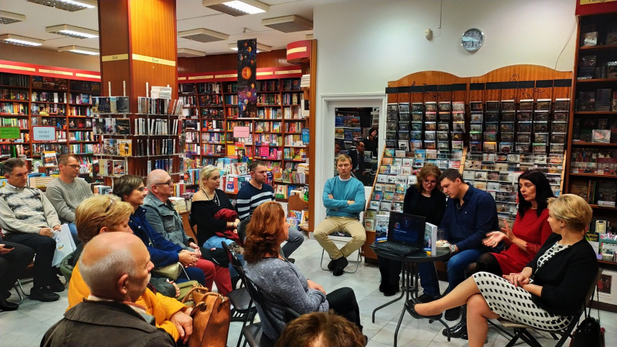 Könyvbemutató Veszprémben. Forrás: Nincz Erzsébet.