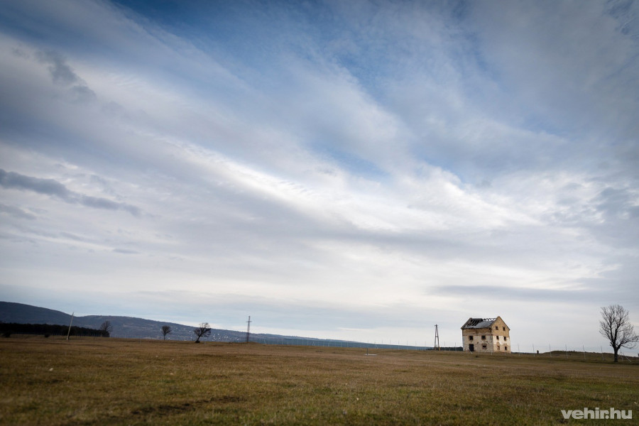 Az Öskü melletti 20 hektáros terület, ahol a napelempark épül