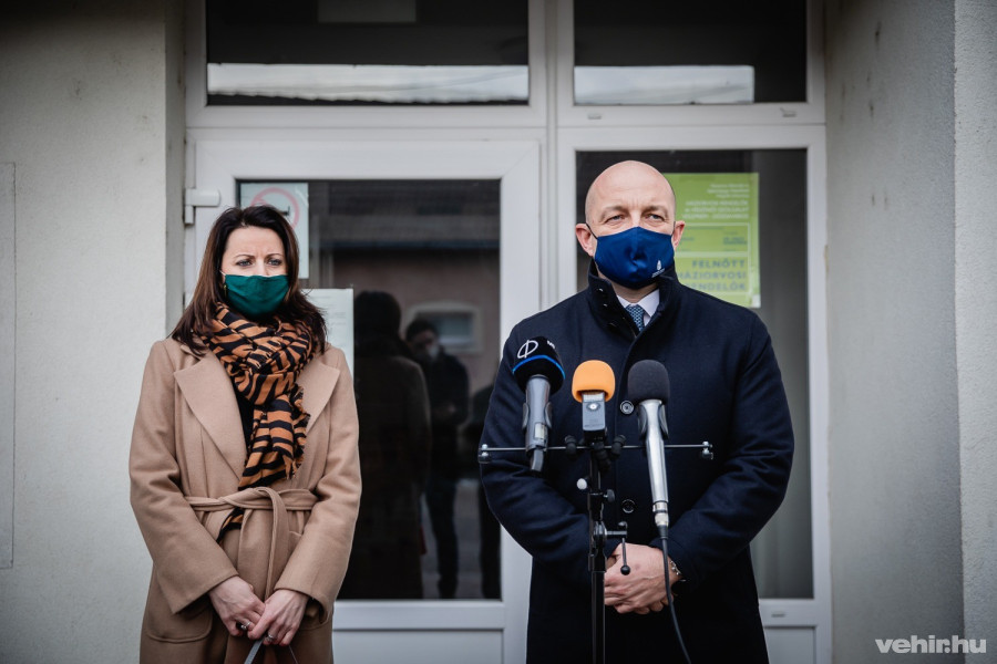 Dr. Szeles Réka háziorvos és Takács Szabolcs kormánymegbízott
