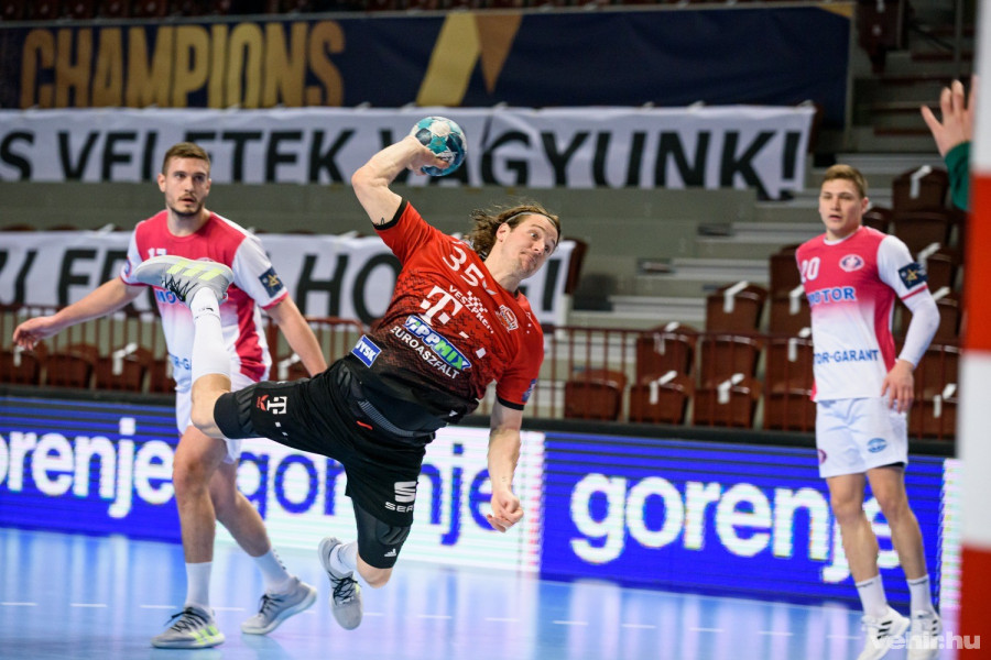 Kentin Mahé továbbra is a bakonyi megyeszékhelyen kézilabdázik (archív fotó)