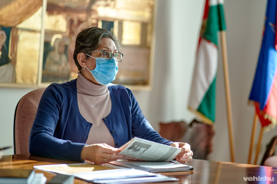 Brányi Mária alpolgármester a 2021. február 23-án tartott sajtótájékoztatón.