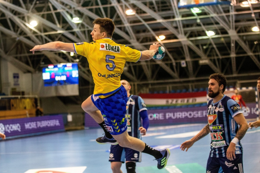 Michal Olejniczak (k), a Lomza Vive Kielce játékosa a férfi kézilabda Bajnokok Ligája csoportkörében játszott MOL-Pick Szeged - Lomza Vive Kielce mérkőzésen a Szegedi Sportcsarnokban 2021. február 25-én. MTI/Rosta Tibor 