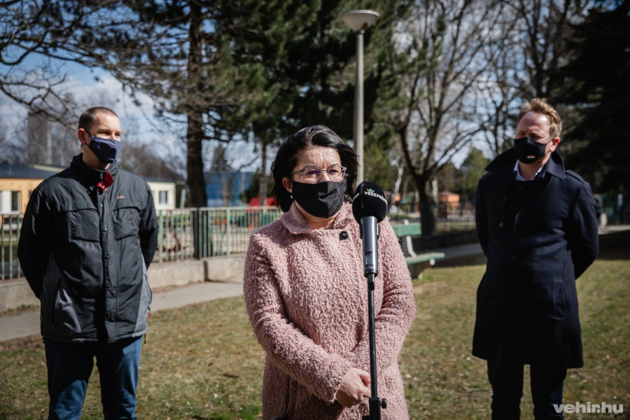 Steierlein Zsolt ötletgazda, Szafner Ágnes óvodavezető és Csík Richárd önkormányzati képviselő.