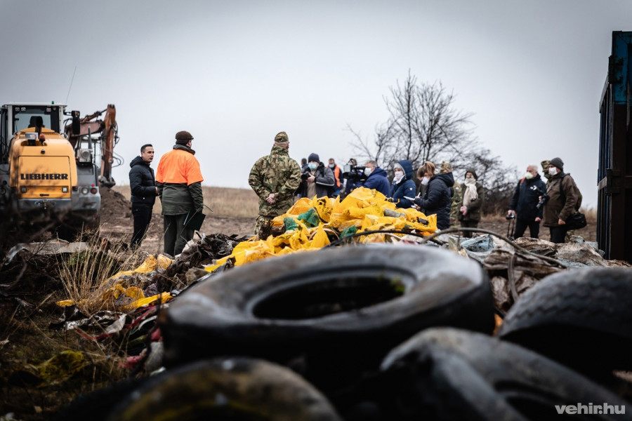 Illegális hulladéklerakó a Központi Lőtérnél