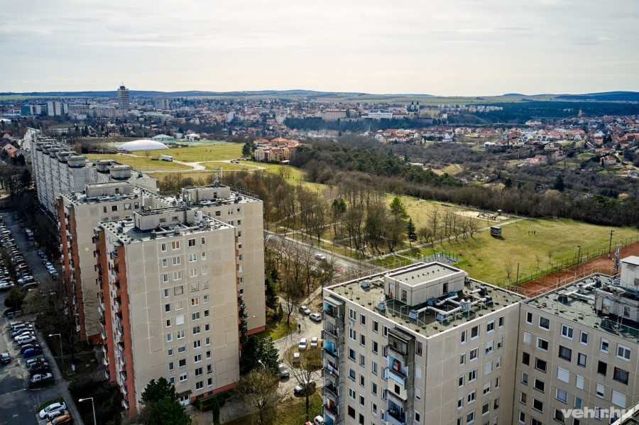 A kültéri jógapont a Barátság parkban épül meg.