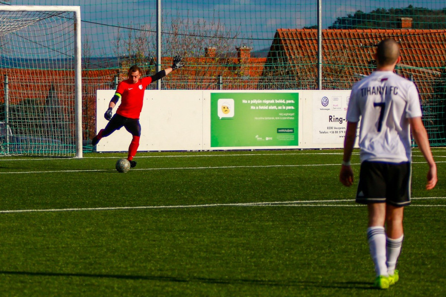 Immáron öt pont a tihanyiak előnye (archív fotó)