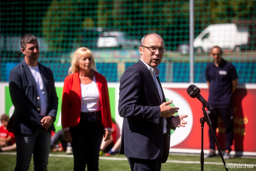 Porga Gyula polgármester (Fidesz-KDNP)