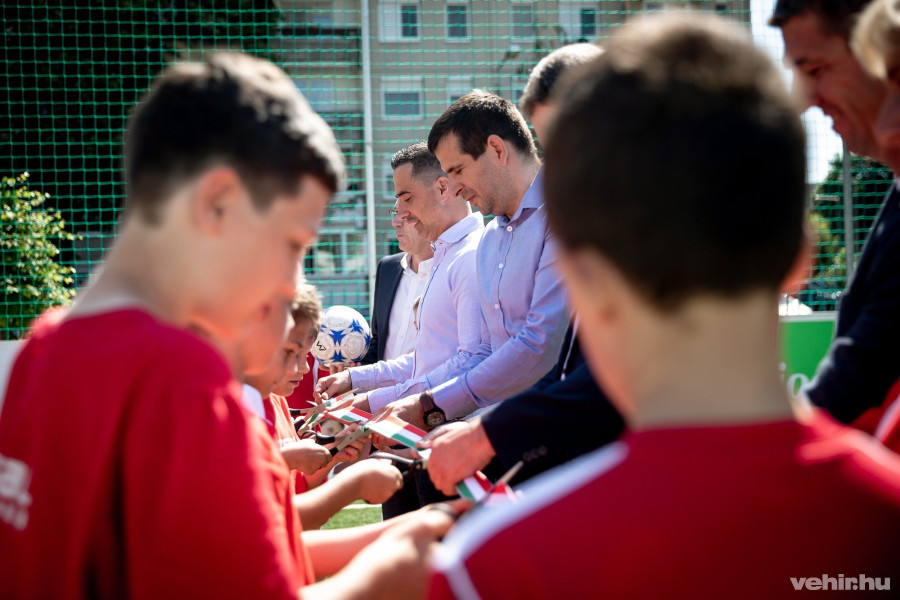 A gyerekek az esemény után birtokba is vehették a pályát