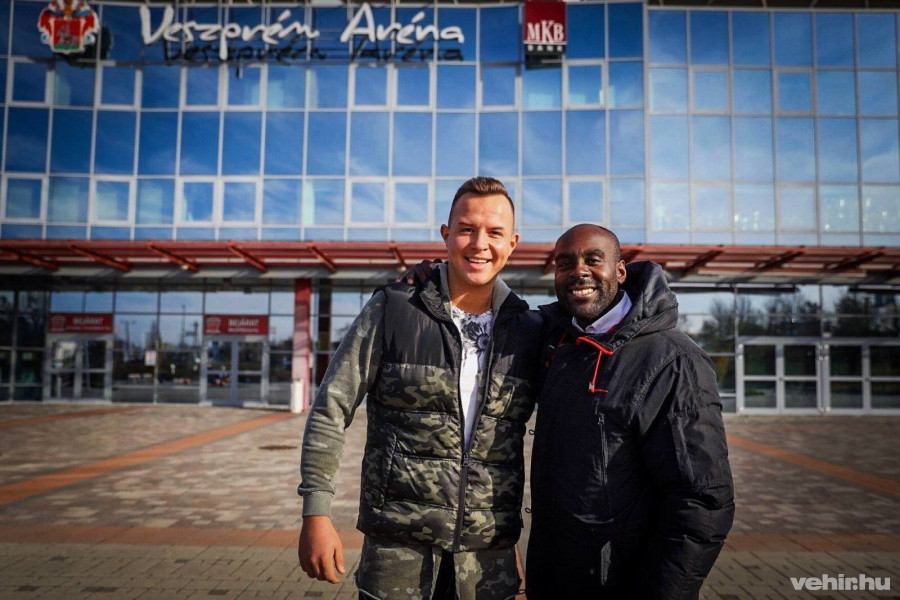 Sok sikert kívánok, David Davis! / Buena suerte, David Davis!