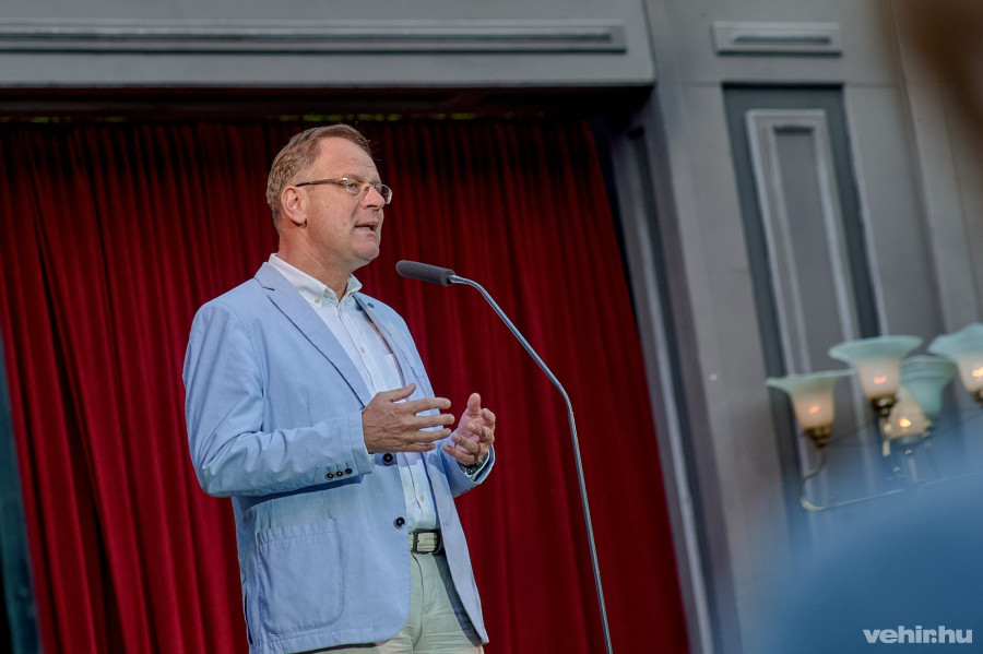 Navracsics Tibor szerint a fesztivál kétszeresen is közösségközpontú.