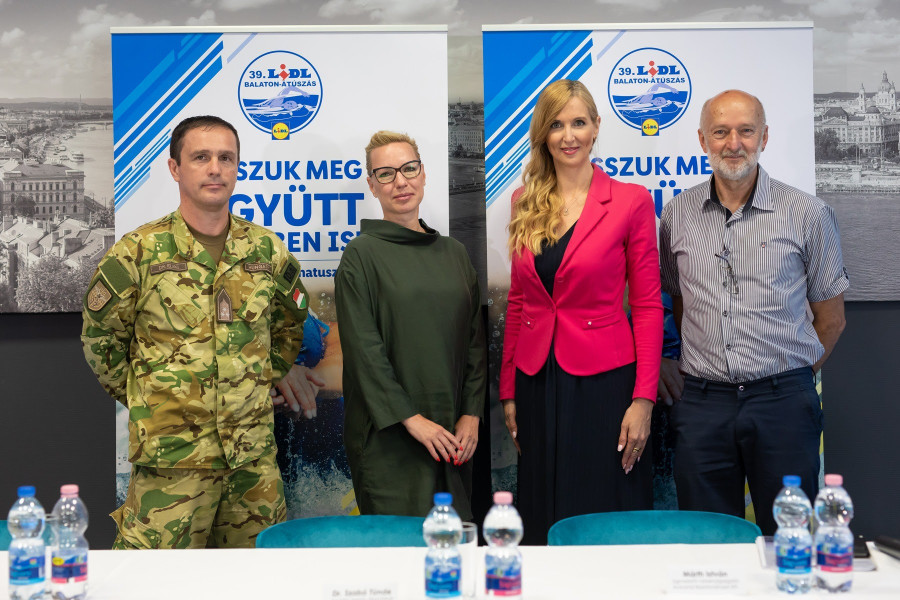 Dr. Eleki Zoltán (ezredes, Magyar Honvédség), Tőzsér Judit (vállalati kommunikációs vezető, Lidl Magyarország), dr. Szabó Tünde (sportért felelős államtitkár), Máth István (ügyvezető versenyigazgató, Aranyhíd Kft.)