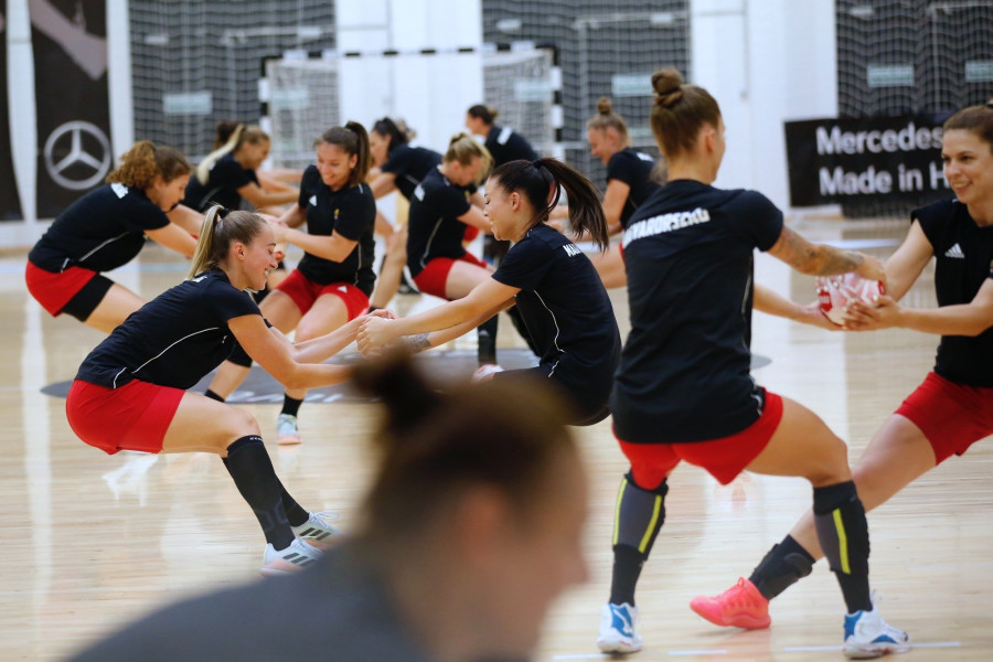 A tokiói olimpiára készülő magyar női kézilabda-válogatott edzése Balatonbogláron, a Nemzeti Kézilabda Akadémia Sportcsarnokában 2021. június 22-én. MTI/Varga György