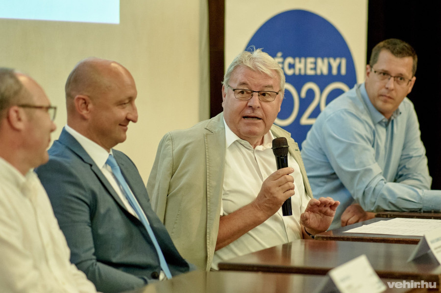 Dr. Markovszky György, a Veszprém Megyei Kereskedelmi és Iparkamara elnöke (archiv kép)