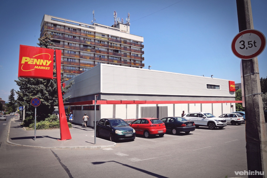 A veszprémi lakosok huszonnégy parkolóhellyel kevesebbet használhatnak az egyetemi városrészben