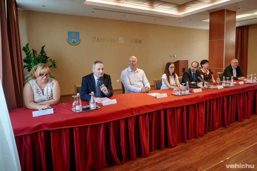 Fehérvölgyi Beáta, Németh István, Horváth Krisztián, Molnárné Barna Katalin, Gál Balázs, Hortobágyi Ildikó, Hartung Ferenc