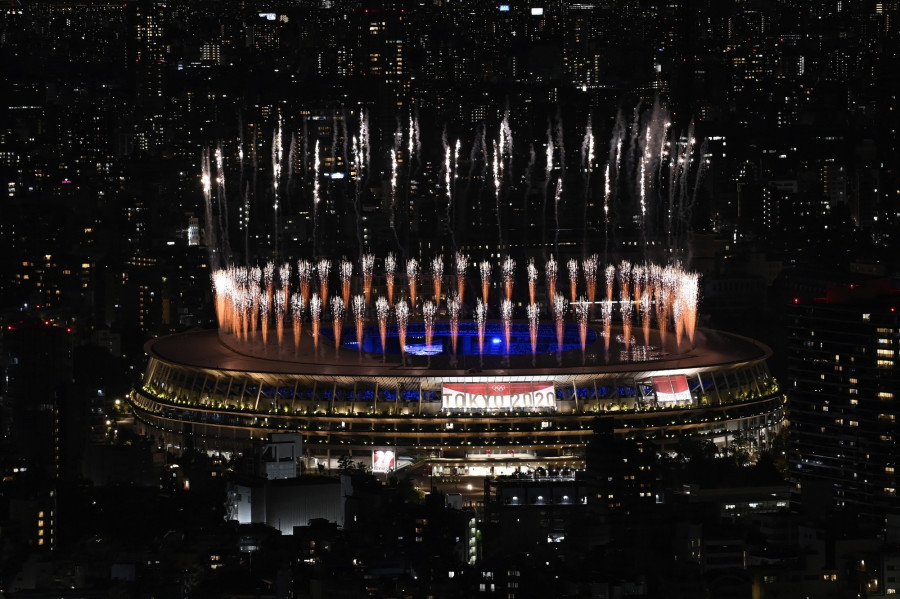 A világméretű koronavírus-járvány miatt 2021-re halasztott 2020-as tokiói nyári olimpia záróünnepsége az Olimpiai Stadionban 2021. augusztus 8-án. MTI/Kovács Tamás 