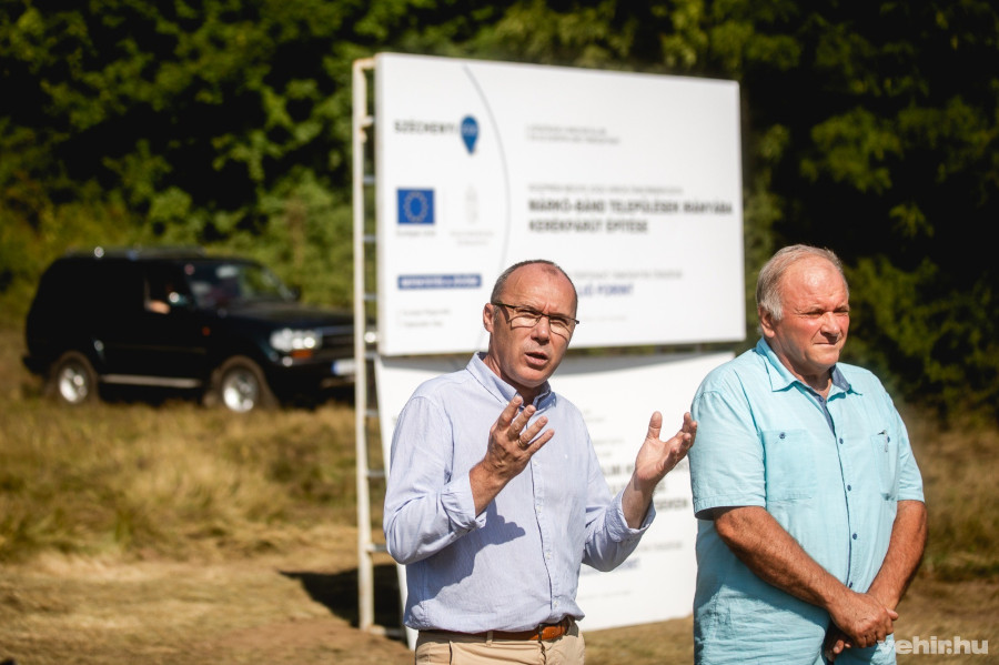 Porga Gyula és Hartmann Antal polgármester a 2021 augusztus 12-én tartott sajtótájékoztatón.