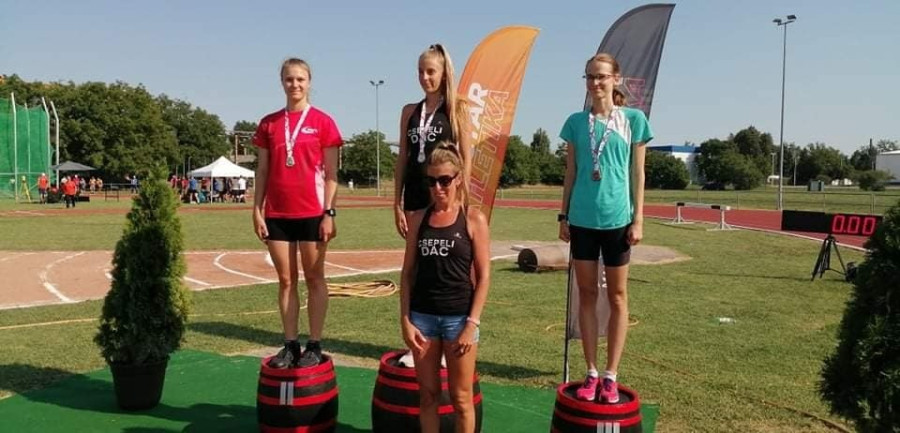 Rédling Renáta (balra) - Fotó: VEDAC