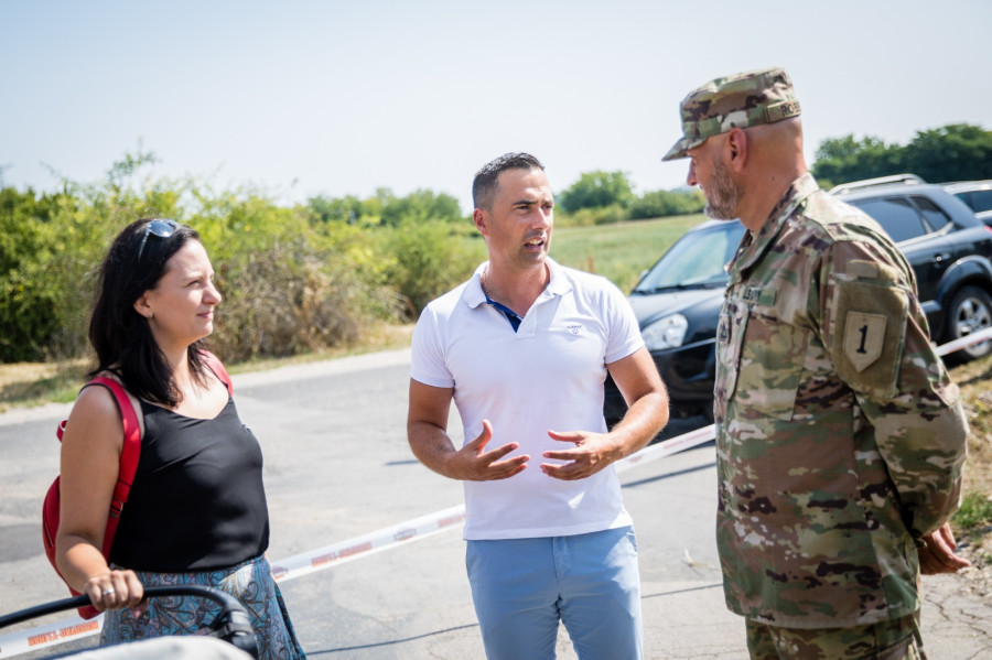 Hegedűs Barbara, a városrész önkormányzati képviselője és Ovádi Péter, országgyűlési képviselő is kilátogatott a rendezvényre