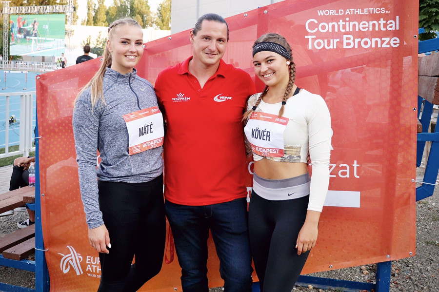 Máté Fanni mellett Török Krisztián és Kövér Fanni 