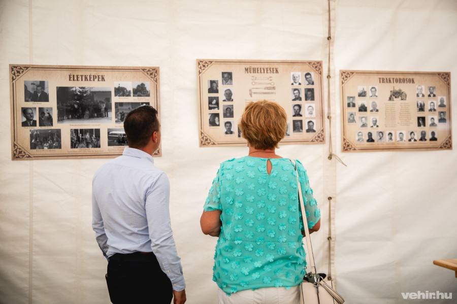 A helyi arcképcsarnok egy részlete.