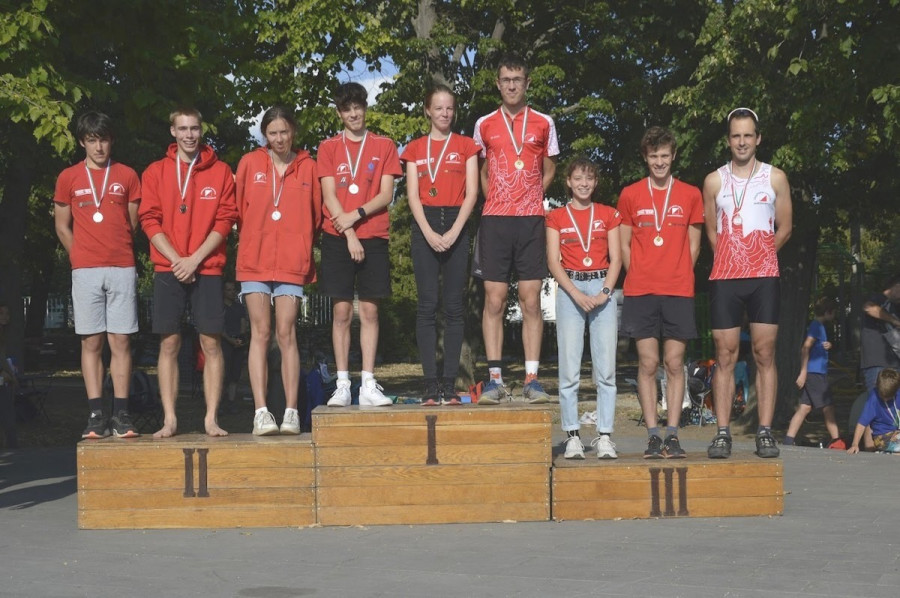 A dobogón a V21-es váltók - Fotó: Bálint Mónika