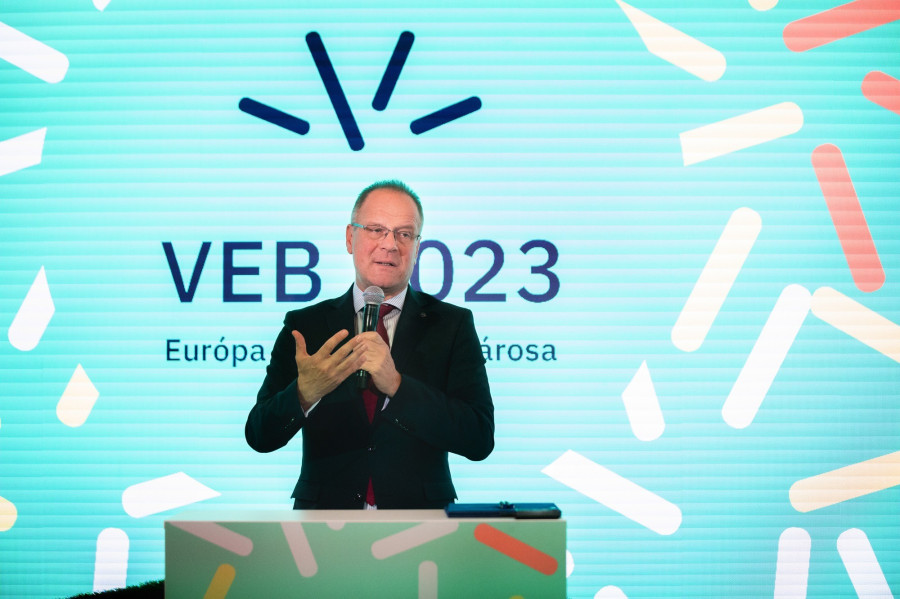 dr. Navracsics Tibor