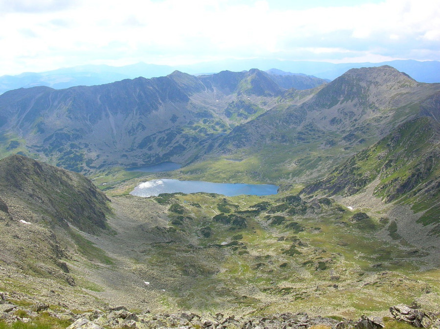 A Bukura-tó környéke a Retyezátban