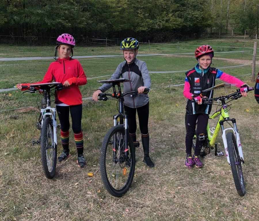  Bálint Nóra, Heizer Alíz és Molnár Zulejka - Fotó: VHS