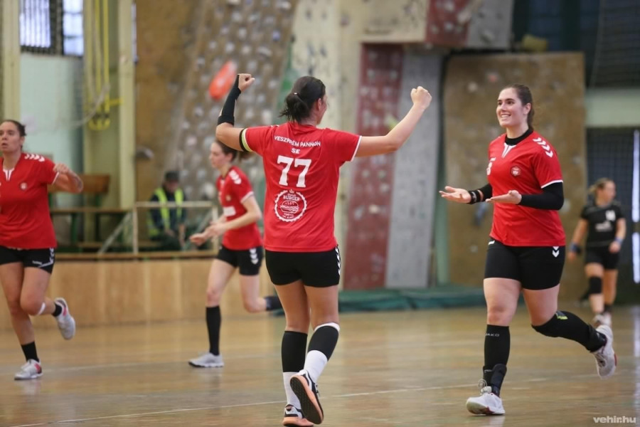 Gyönyörű teljesítményt tudhat maga mögött a VPSE (aechív fénykép)