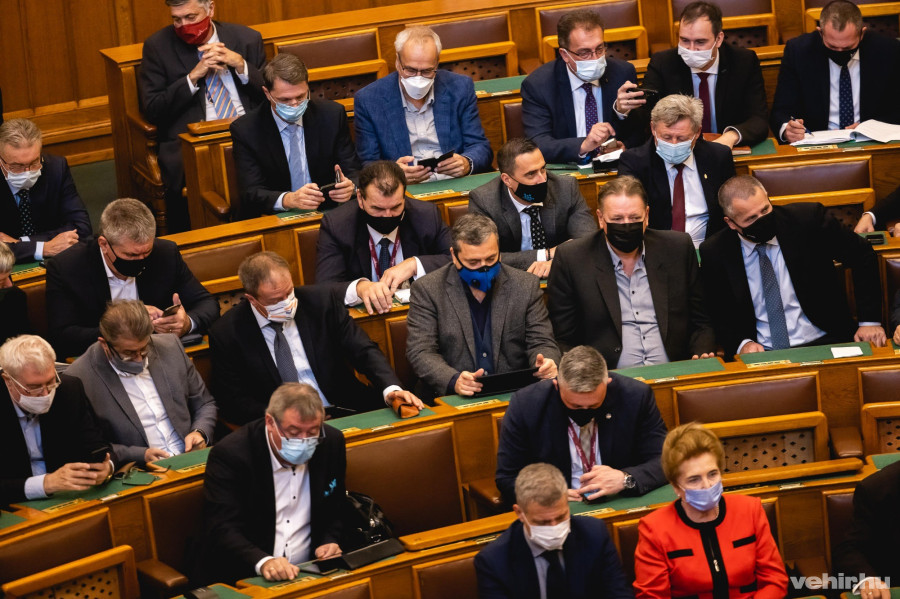 A törvénymódosítás egyik előterjesztője Ovádi Péter volt