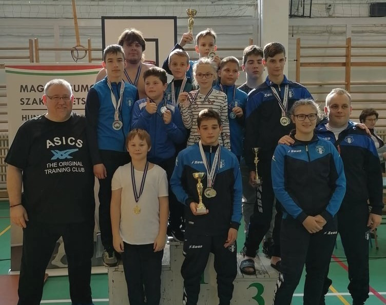 A veszprémi szumócsapat - Fotó: Centrum SE