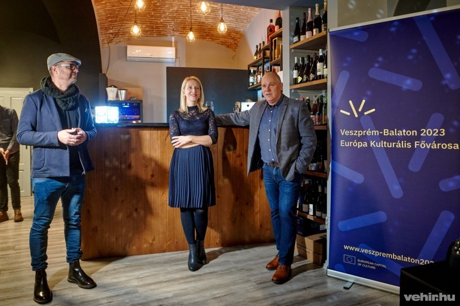 A Wine & Vinyl megnyitóján