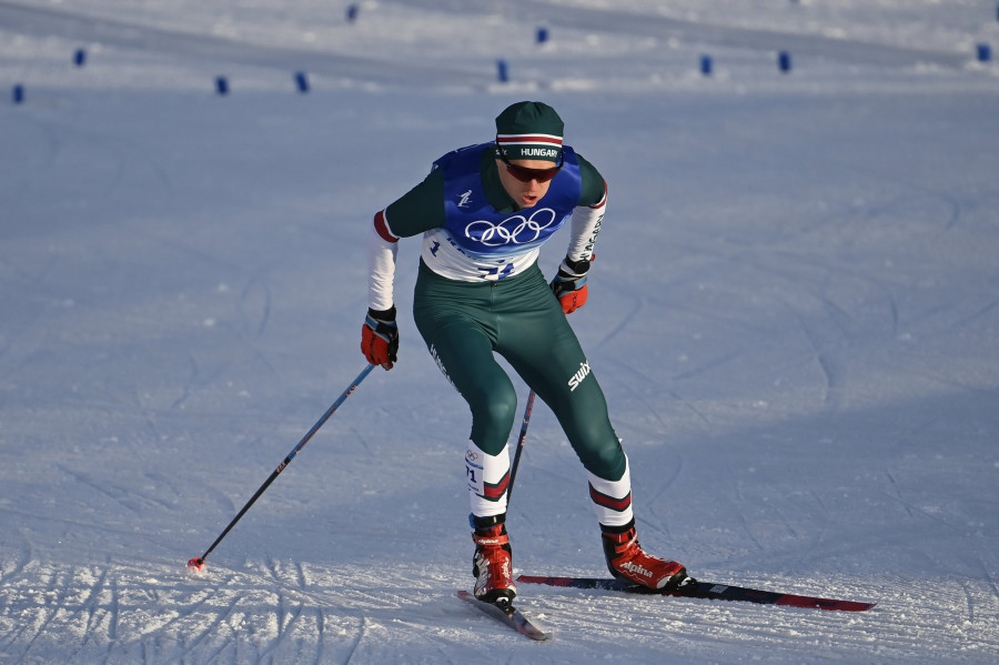 Kónya Ádám a férfi sífutók szabadstílusú sprintversenyének selejtezőjében a pekingi téli olimpián a csangcsiakoui zónában lévő Nemzeti Sífutó Központban 2022. február 8-án. A magyar sífutó a 72. helyen végzett. MTI/Kovács Tamás
