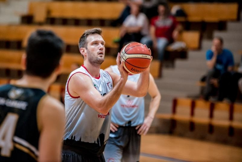 Tóth Norbert távozik Veszprémből - Fotó: veszpremkosar.hu