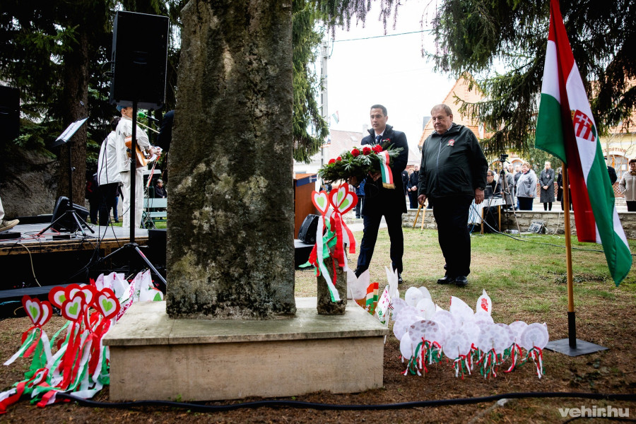 Ovádi Péter és Jánszky László, Herend polgármestere