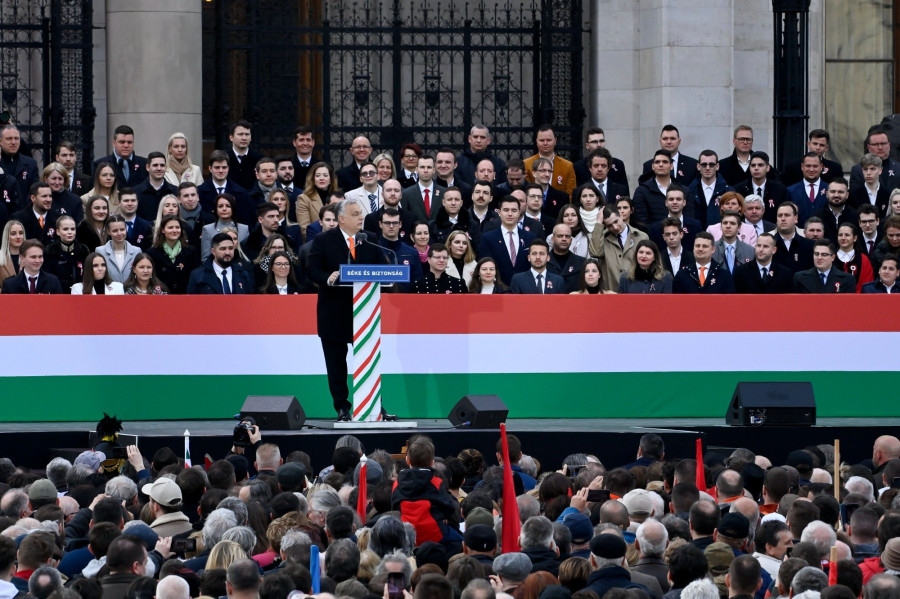 Orbán Viktor miniszterelnök beszédet mond a Kossuth téren rendezett állami díszünnepségen az 1848-49-es forradalom és szabadságharc kitörésének évfordulóján, 2022. március 15-én. MTI/Koszticsák Szilárd