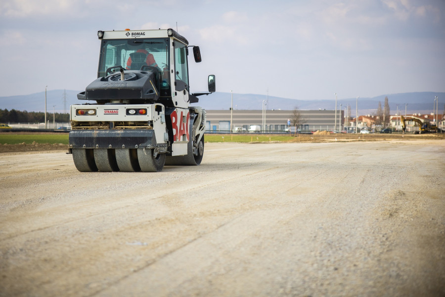November közepéig dolgoznak a 82-es úton a börtönnél