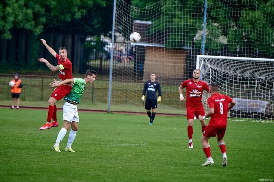 Magabiztos idegenbeli győzelmet aratott a VLS (archív fénykép)