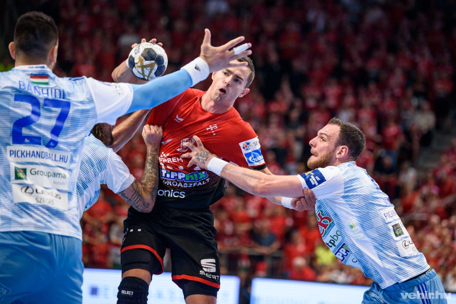 Akárcsak egy évvel ezelőtt, idén is Szegedre került a bajnoki trófea