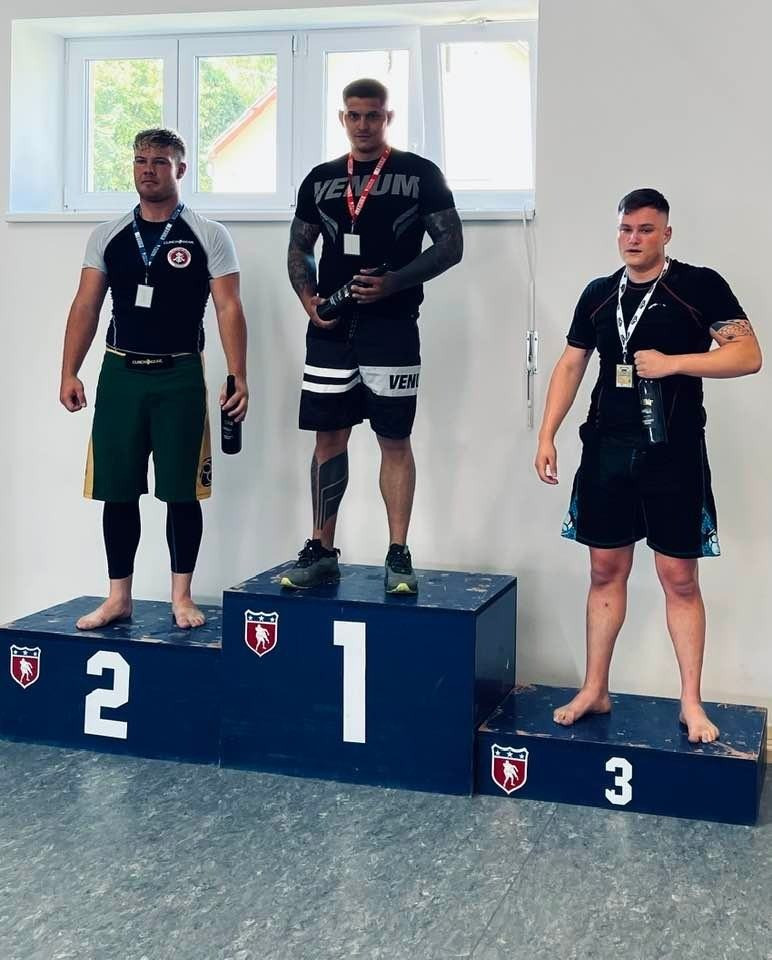 Főczény Károly a dobogó legfelső fokán