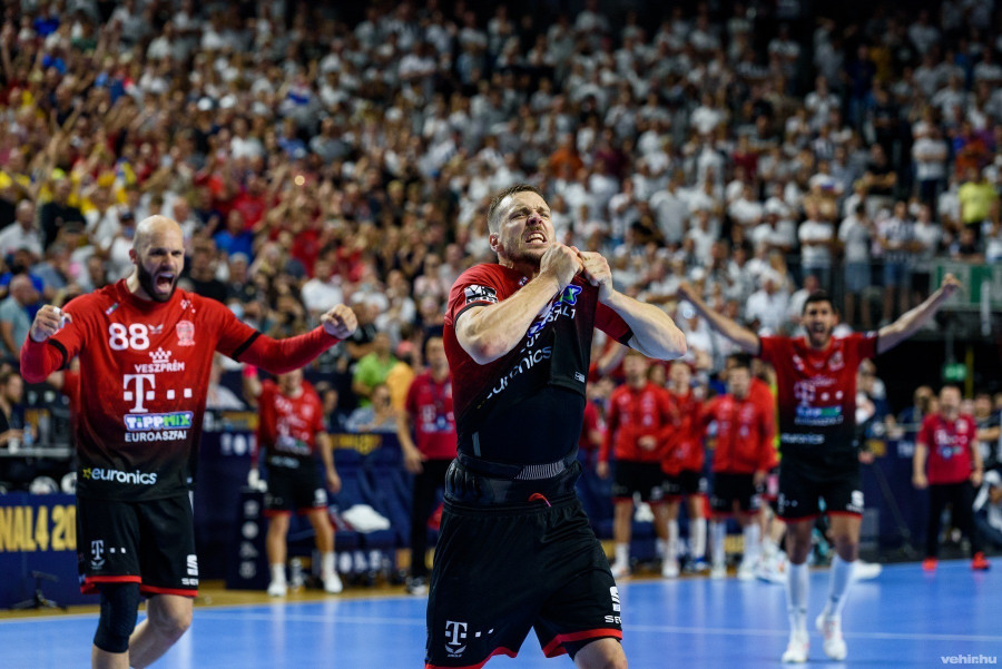 A 2021/2022-es idényben Kentin Mahé érdemelte ki a Carlos Perez-díjat