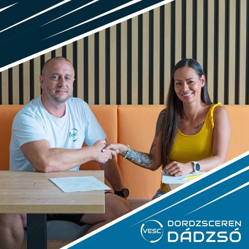 Szokolik Gergely ügyvezető és Dordzsceren Dádzsó - Fotó: VESC