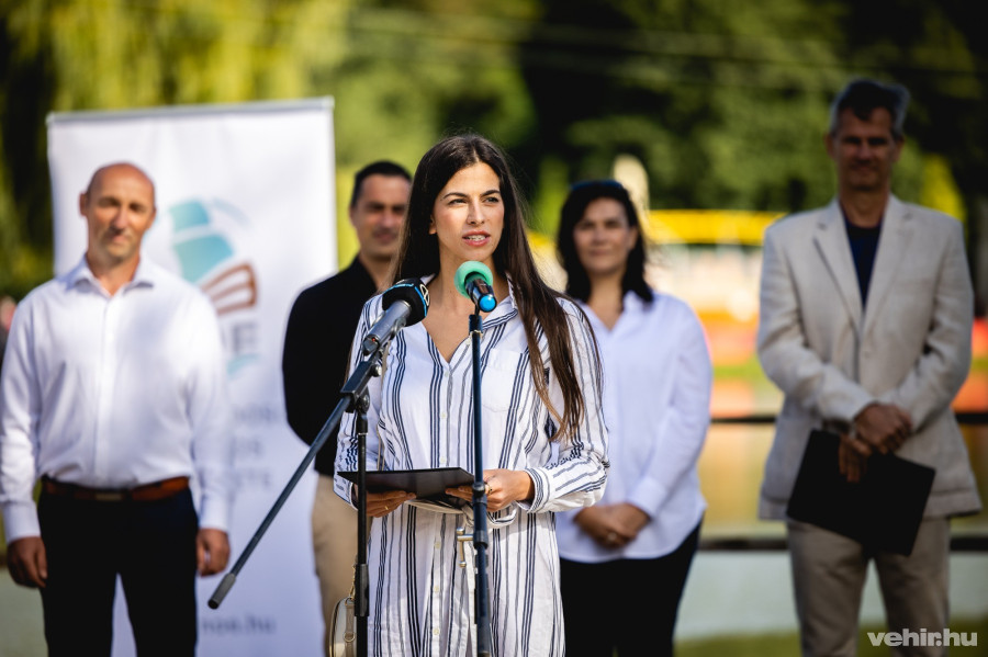 Szentkirályi Alexandra