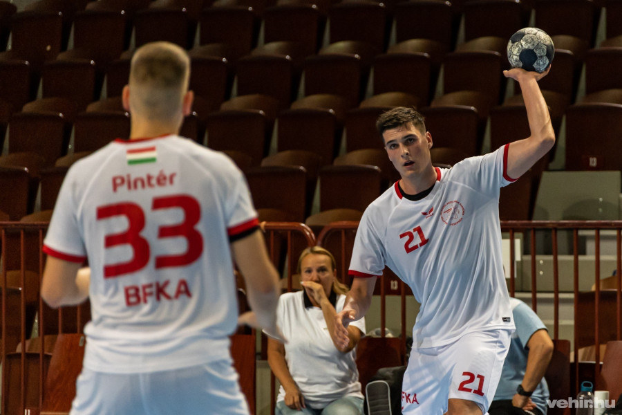 A veszprémiek nagy csatában hajtottak fejet rutinos riválisuk ellen (archív fotó)