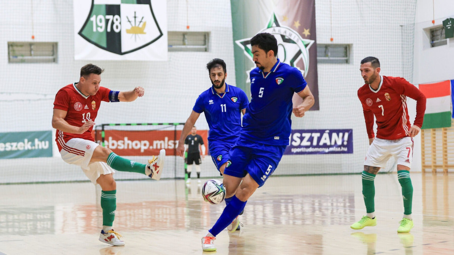 Tatai (a kép jobb oldalán) is készülhet Izrael ellen - Fotó: MLSZ (archív)